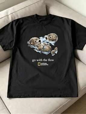 National Geographic Otter Go With The Flow Graphic black Women Men T-shirt